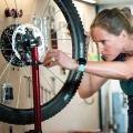 Feedback Sports centrownica Pro Truing Stand z adapterami
