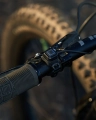 Knog lampka przód Blinder X 2300 + bateria 10000mAh