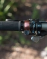 Knog dzwonek rowerowy Oi mały mosiężny