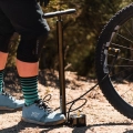 Lezyne pompka podłogowa Gravel Digital Drive Pro 100psi czarna