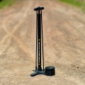 Lezyne pompka podłogowa Gravel Digital Drive czarna