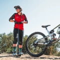 Lezyne pompka podłogowa Gravel Digital Drive Pro srebrna
