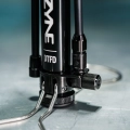 Lezyne pompka podłogowa Digital Travel Floor Drive czarna