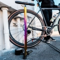 Lezyne pompka podłogowa Classic Floor Drive biała